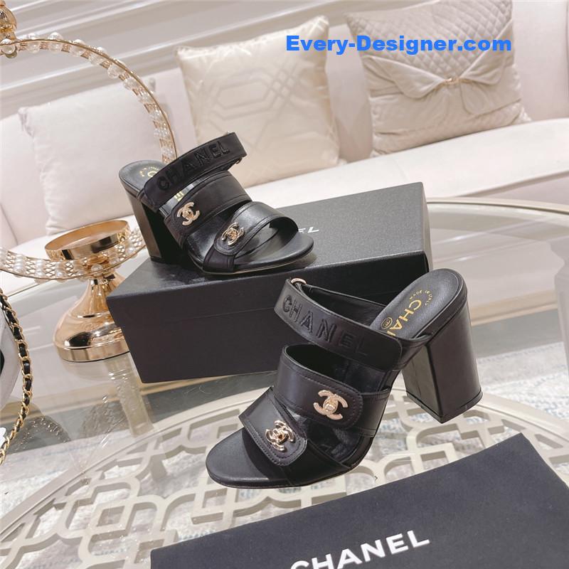 CC early spring catwalk new high-heeled sandals