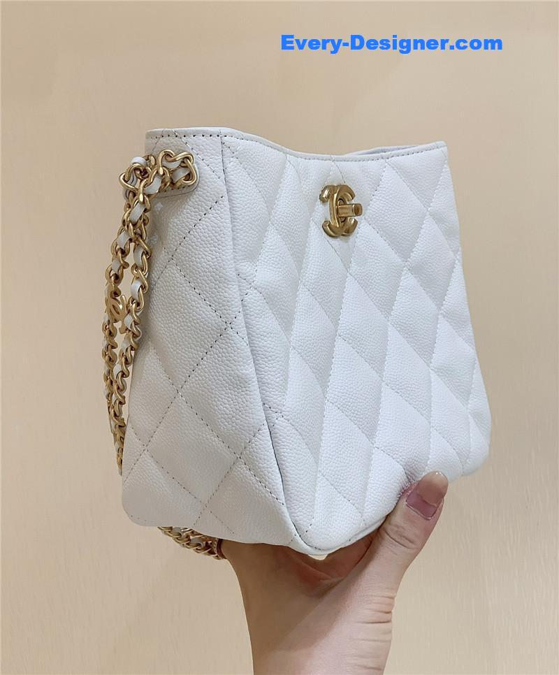 Ch**el hobo bag with chain
