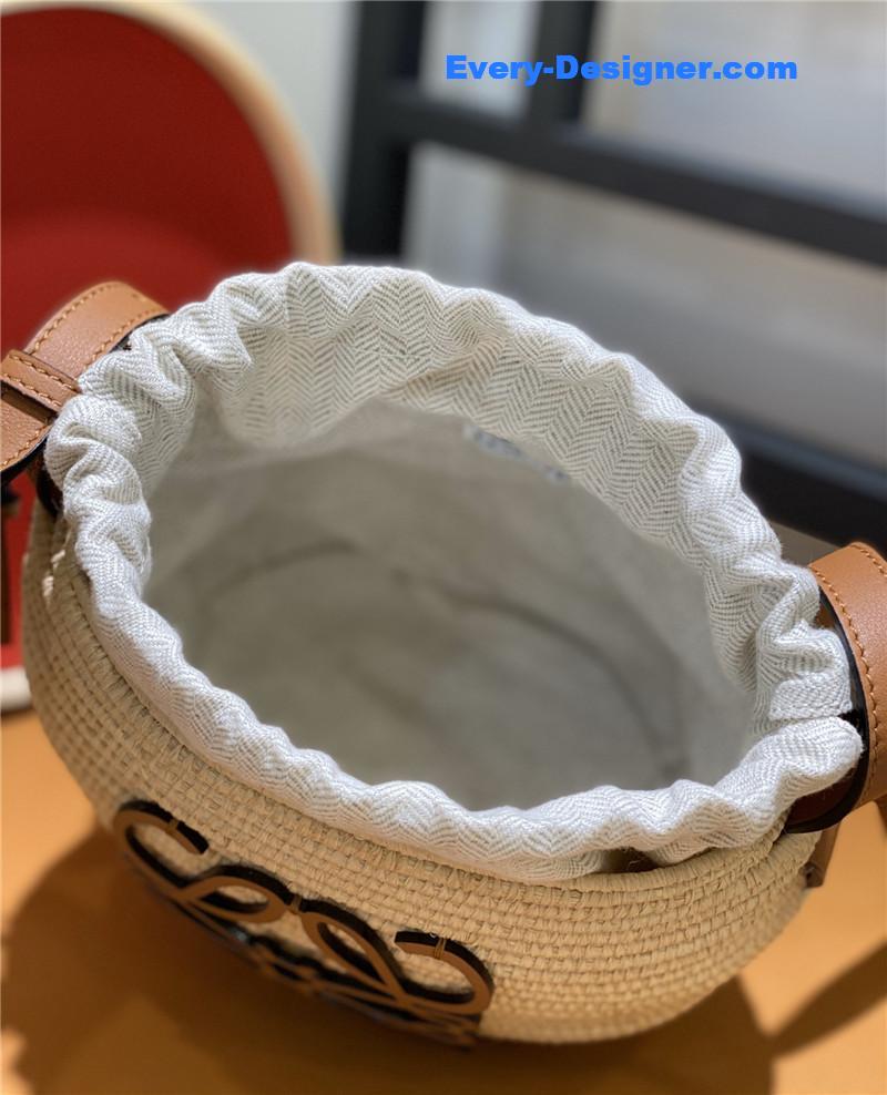 L0ew* woven straw basket bag