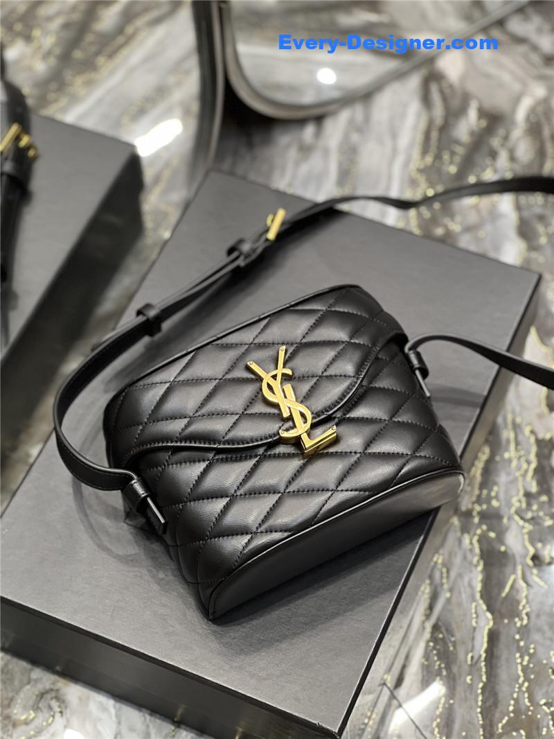 Y51 june box bag