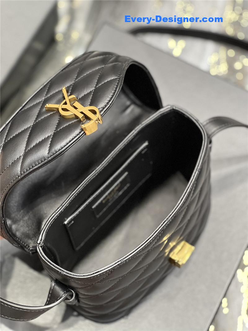 Y51 june box bag