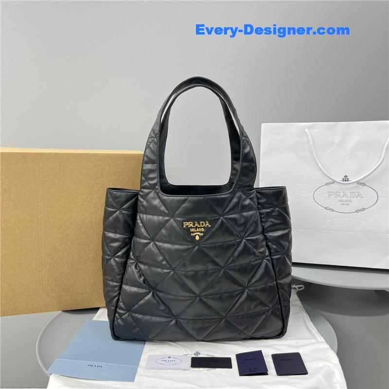 Pra*a shopping bag
