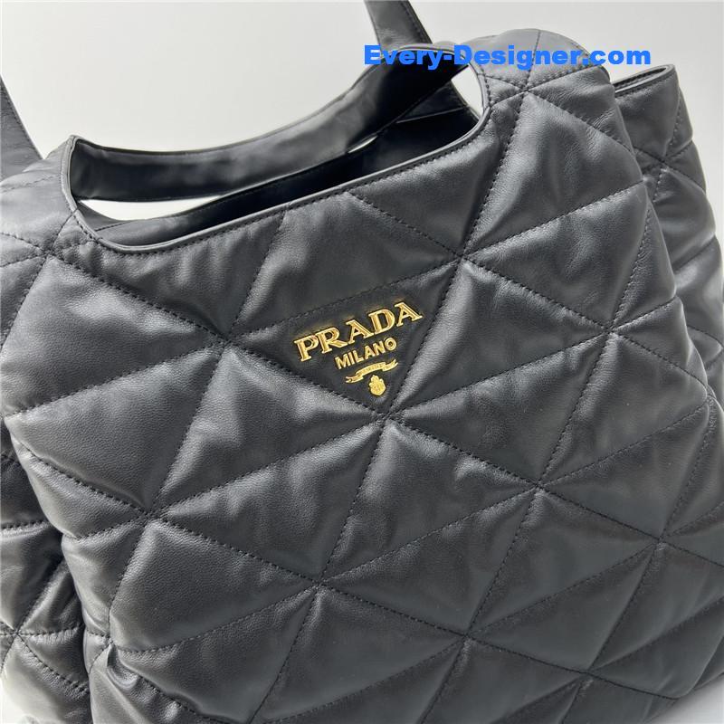 Pra*a shopping bag