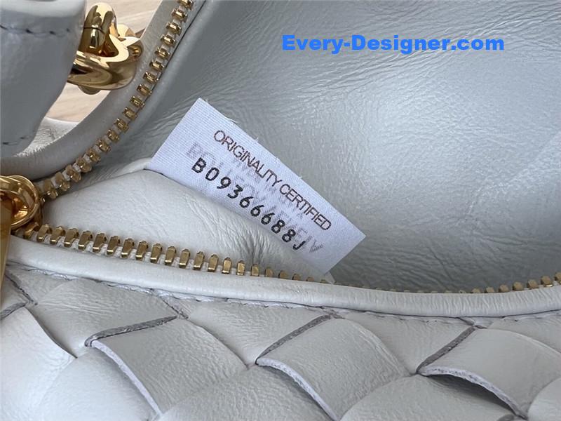 b0tt*ga Ven*ta jodie with chain bag white