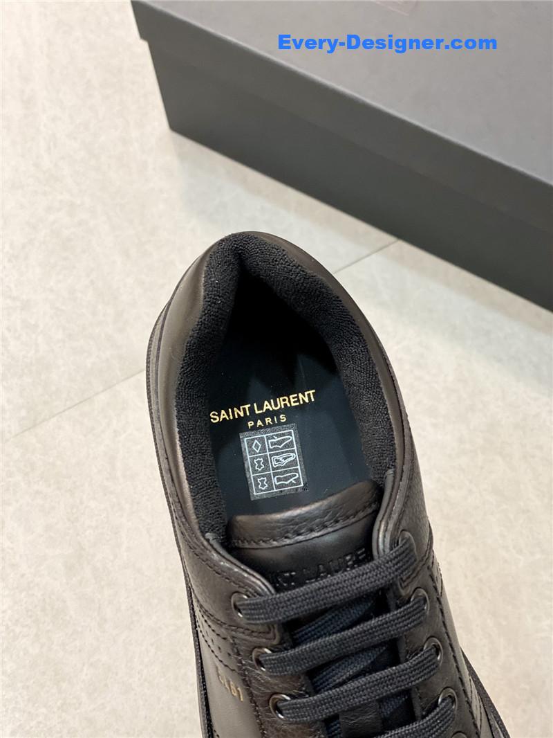 Y51 low-top lace-up sneakers