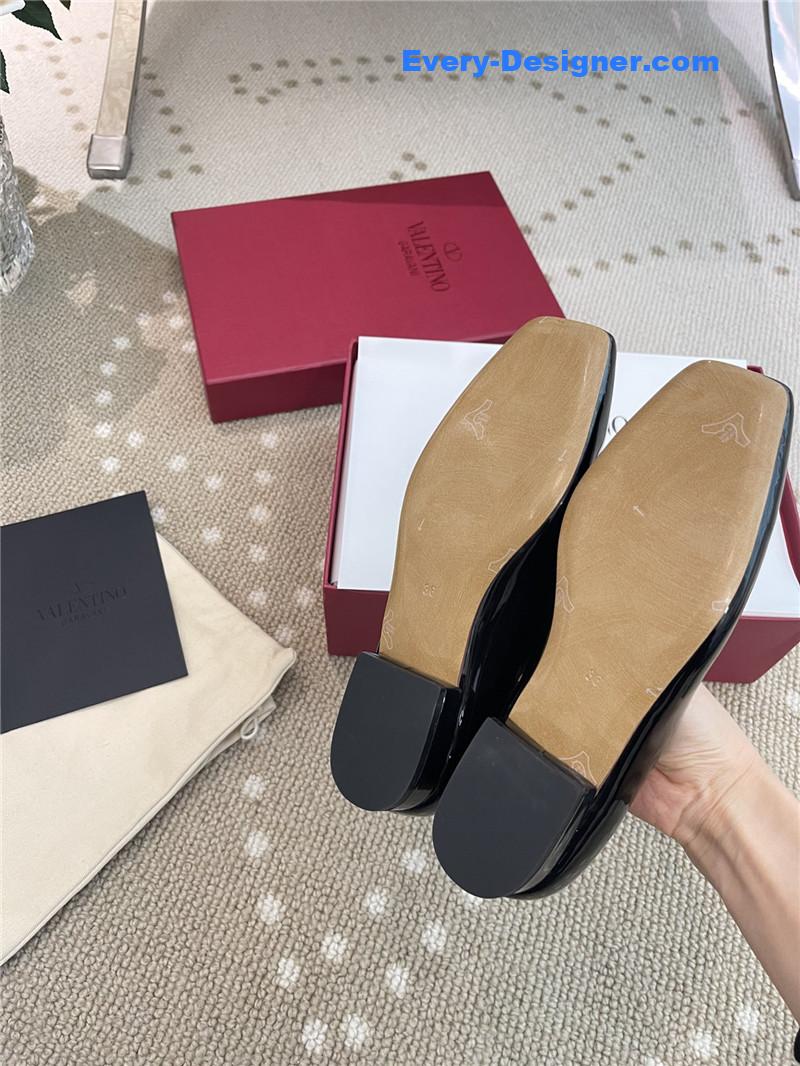 Va1e*ntin0 ballet flats in studded patent leather