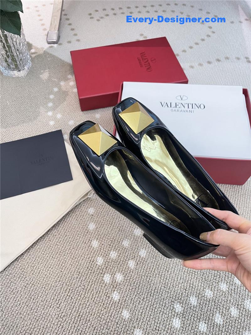 Va1e*ntin0 ballet flats in studded patent leather