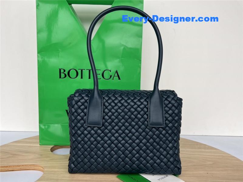 b0tt*ga Ven*ta patti bag