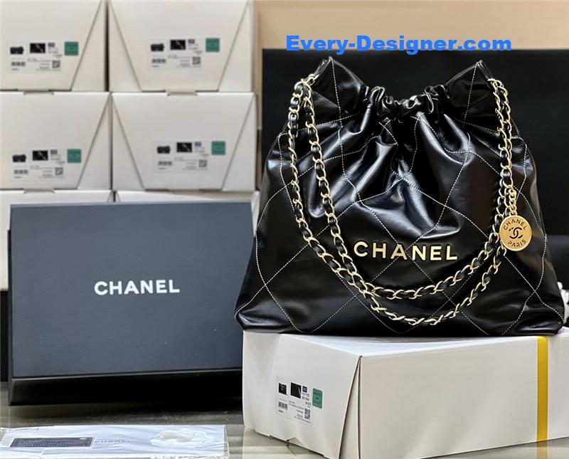 Ch**el 22 handbag medium