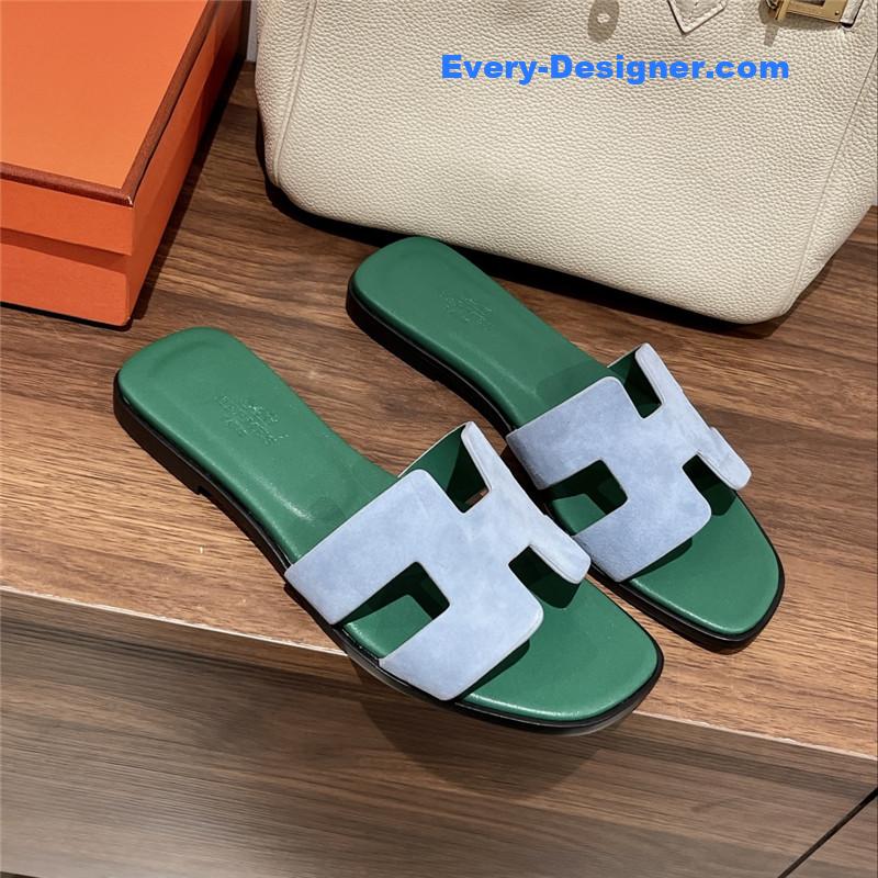 H**me5 h buckle slippers