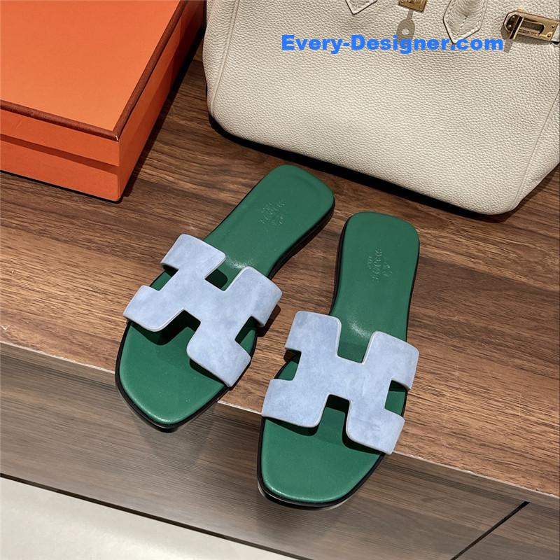 H**me5 h buckle slippers