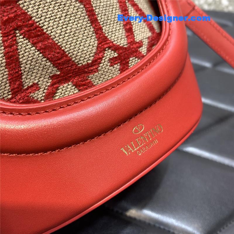 Va1e*ntin0 la cinqui¨¨me bucket bag