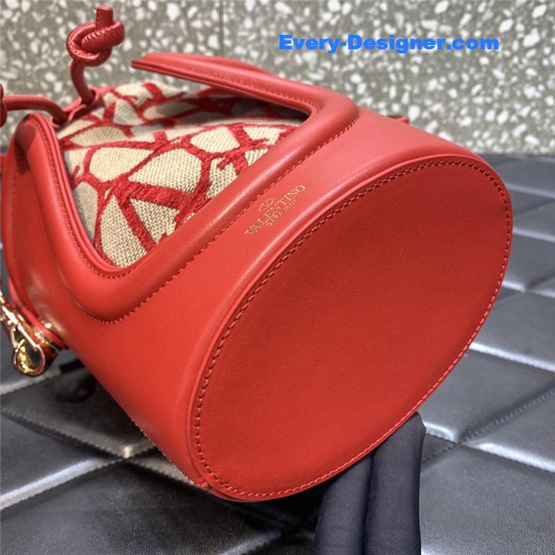 Va1e*ntin0 la cinqui¨¨me bucket bag
