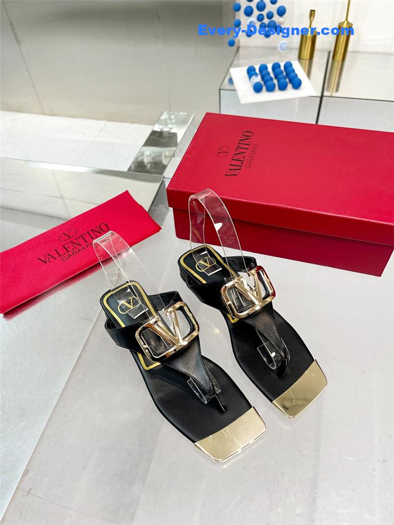 Va1e*ntin0 early spring new leather fabric slippers