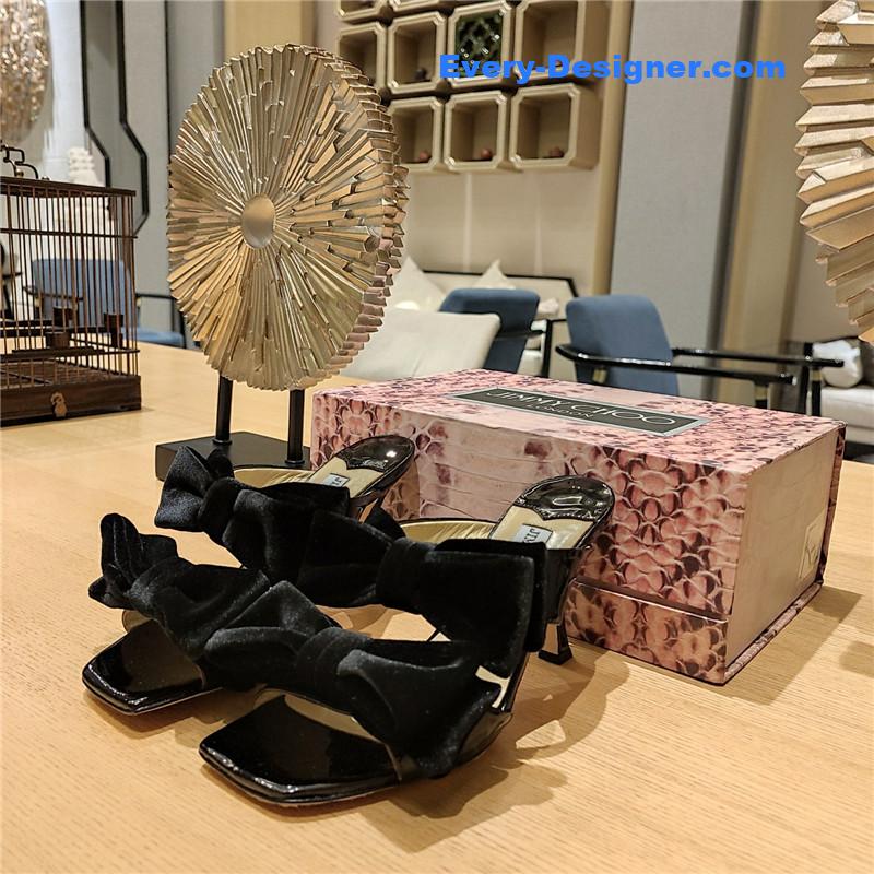 J1m*y Ch00 bow crinkle sandals