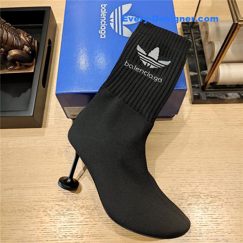 Ba1en*iaga silk stretch booties