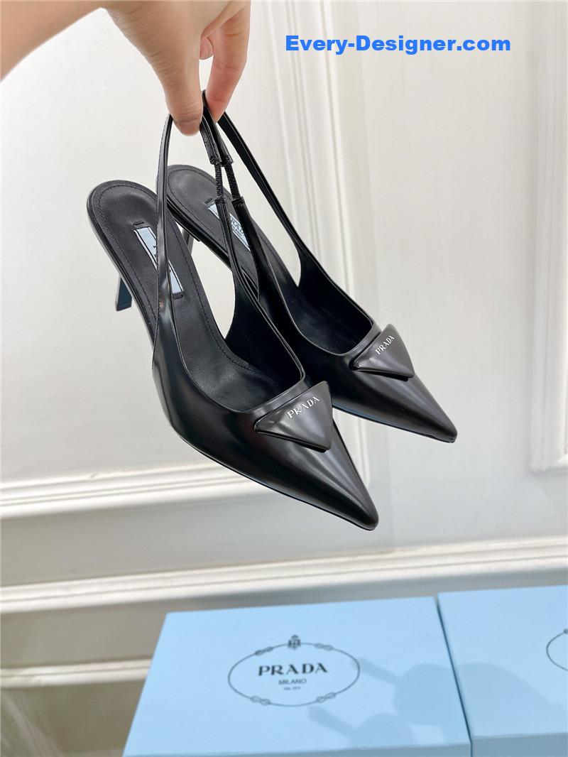 Pra*a counter catwalk pointy sandals