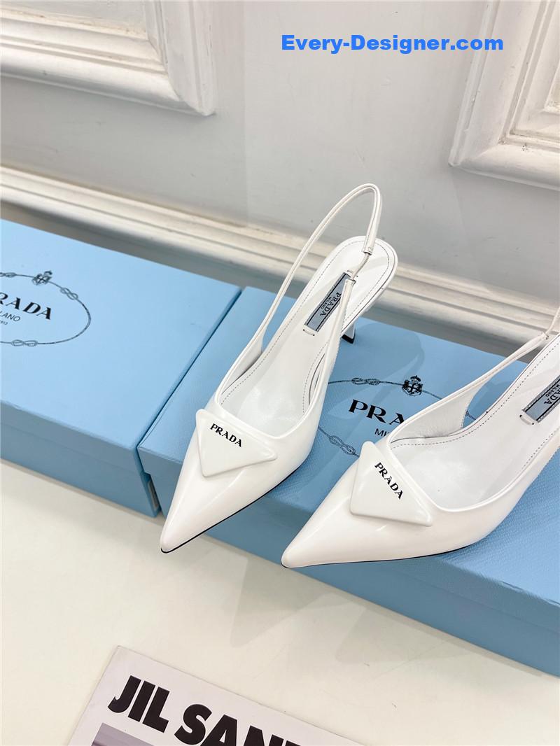 Pra*a counter catwalk pointy sandals