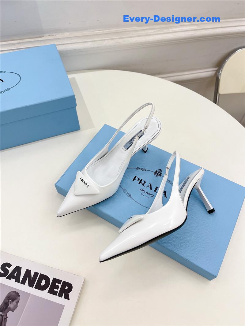 Pra*a counter catwalk pointy sandals