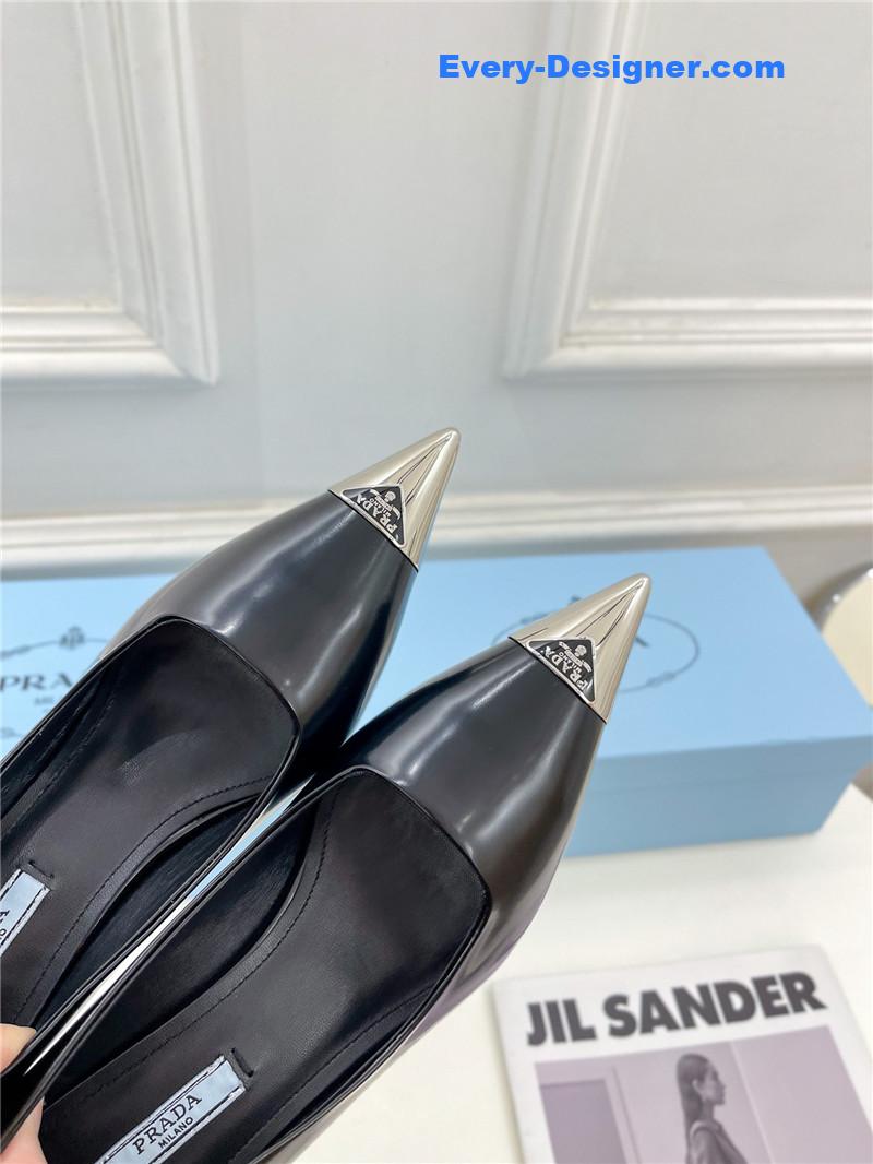 Pra*a counter catwalk pointy sandals