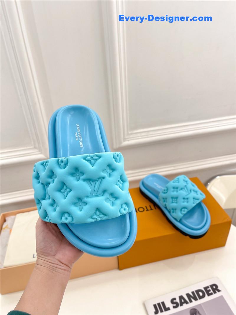 l0vis Vvtt0n lv latest embossed slippers