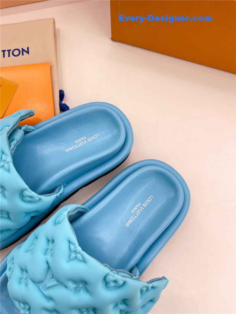 l0vis Vvtt0n lv latest embossed slippers