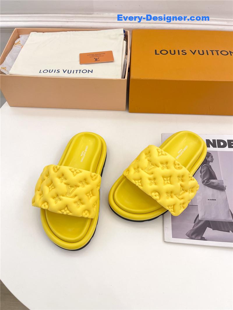 l0vis Vvtt0n lv latest embossed slippers