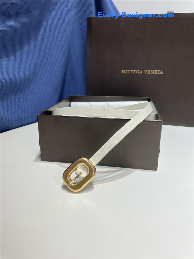 b0tt*ga Ven*ta chain link leather belt