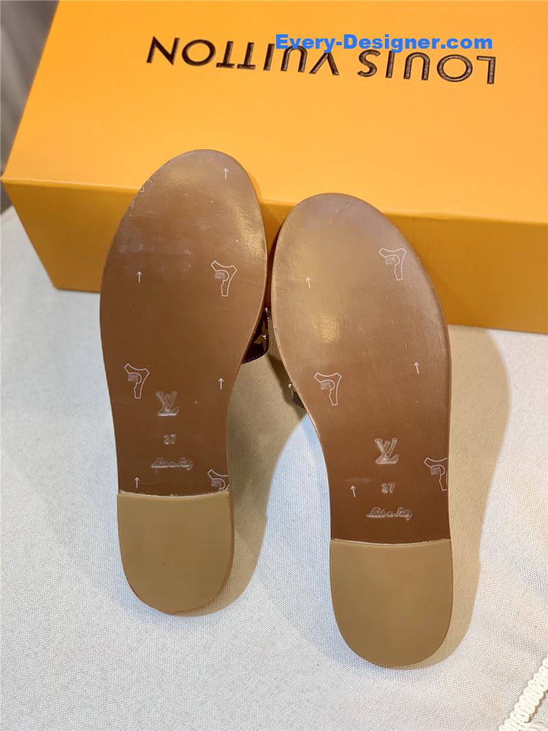 l0vis Vvtt0n lv non-slip wear-resistant slippers