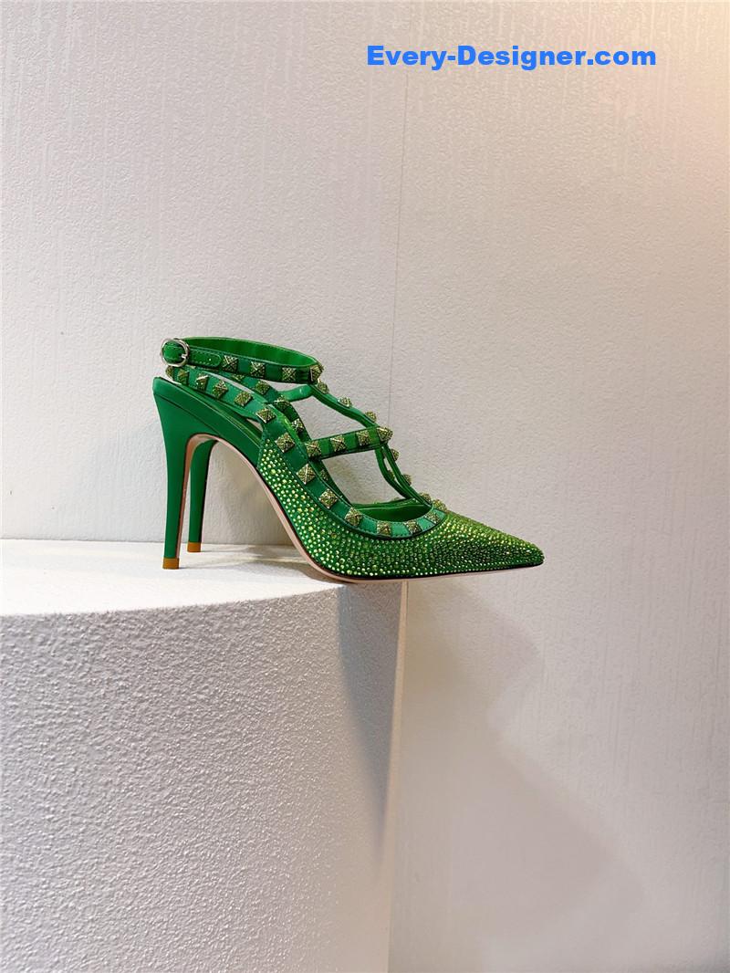 Va1e*ntin0 spring summer versatile sandals