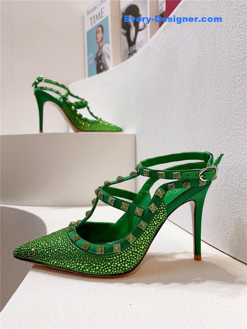 Va1e*ntin0 spring summer versatile sandals