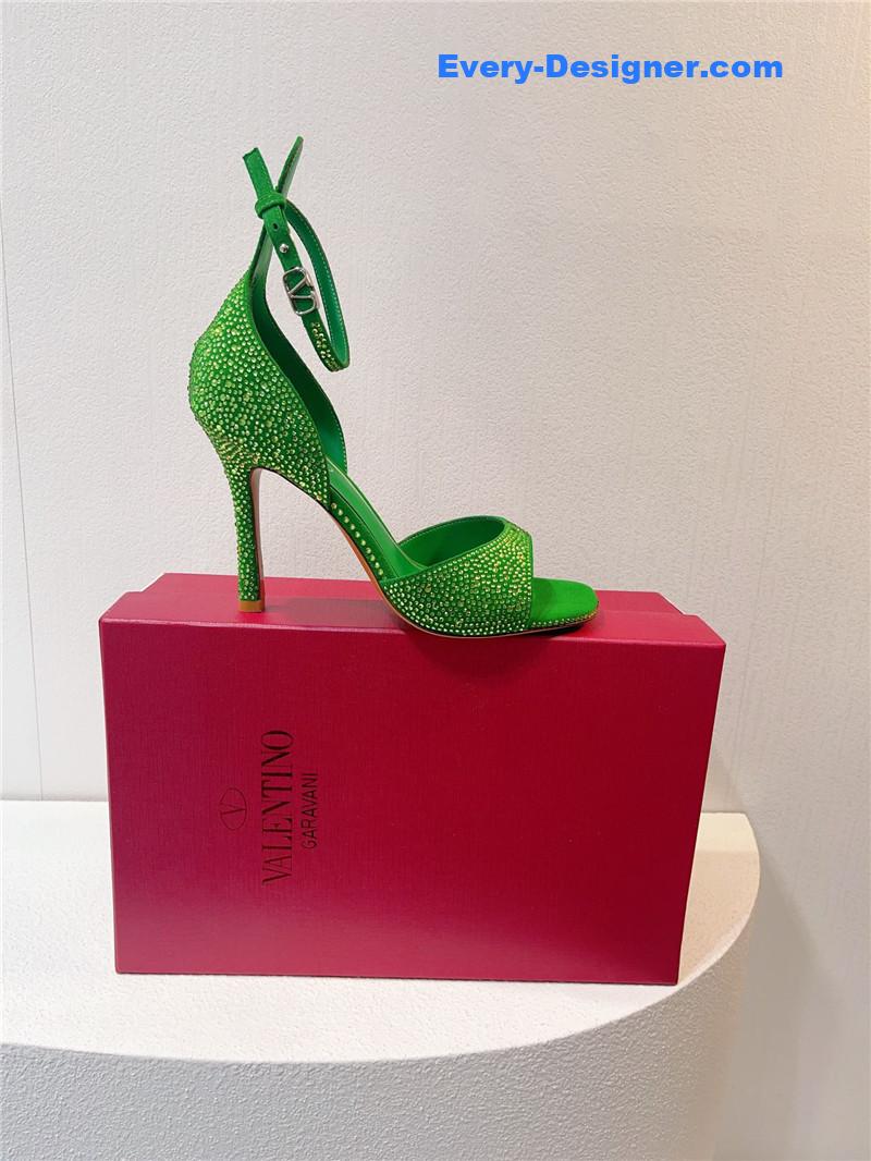 Va1e*ntin0 spring summer versatile sandals