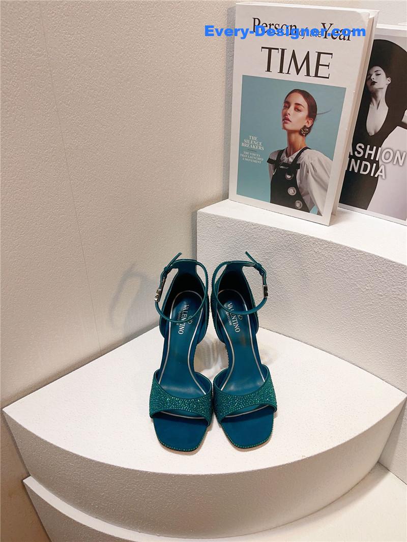 Va1e*ntin0 spring summer versatile sandals