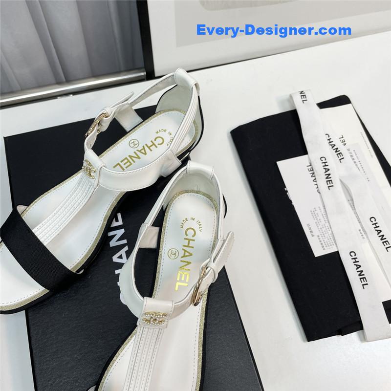 CC classic chain accessories sandals