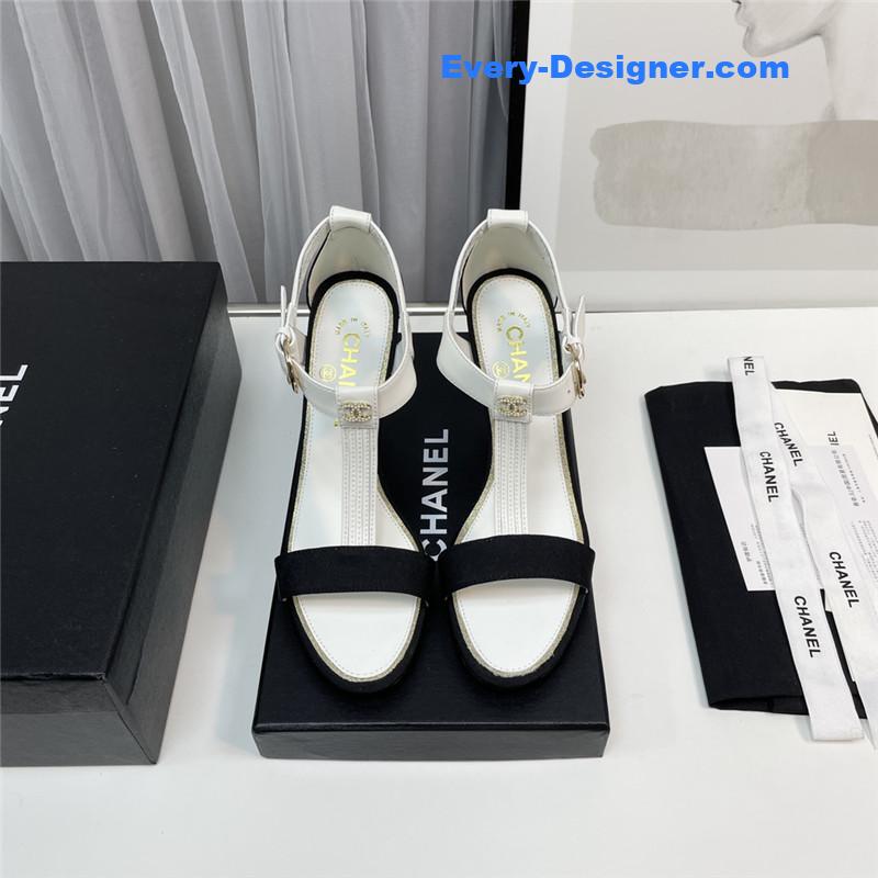 CC classic chain accessories sandals