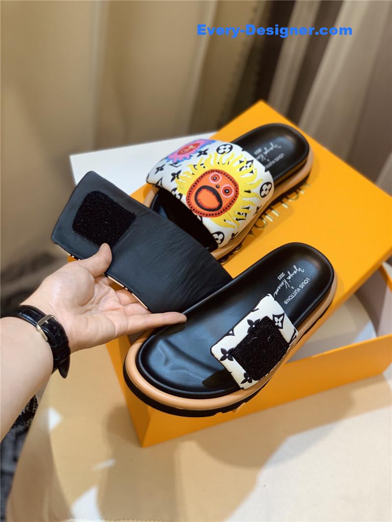l0vis Vvtt0n lv couple slippers