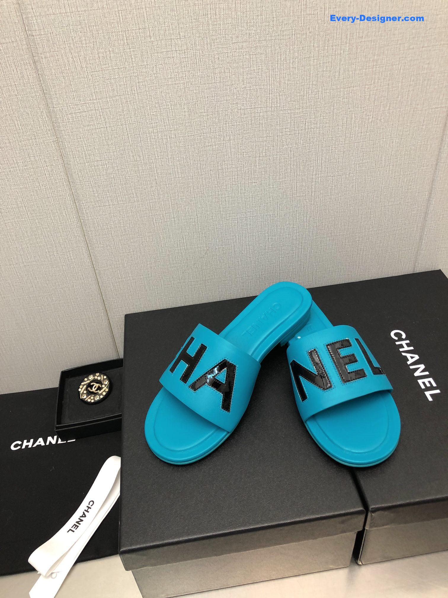CC color matching letter leather buckle slippers