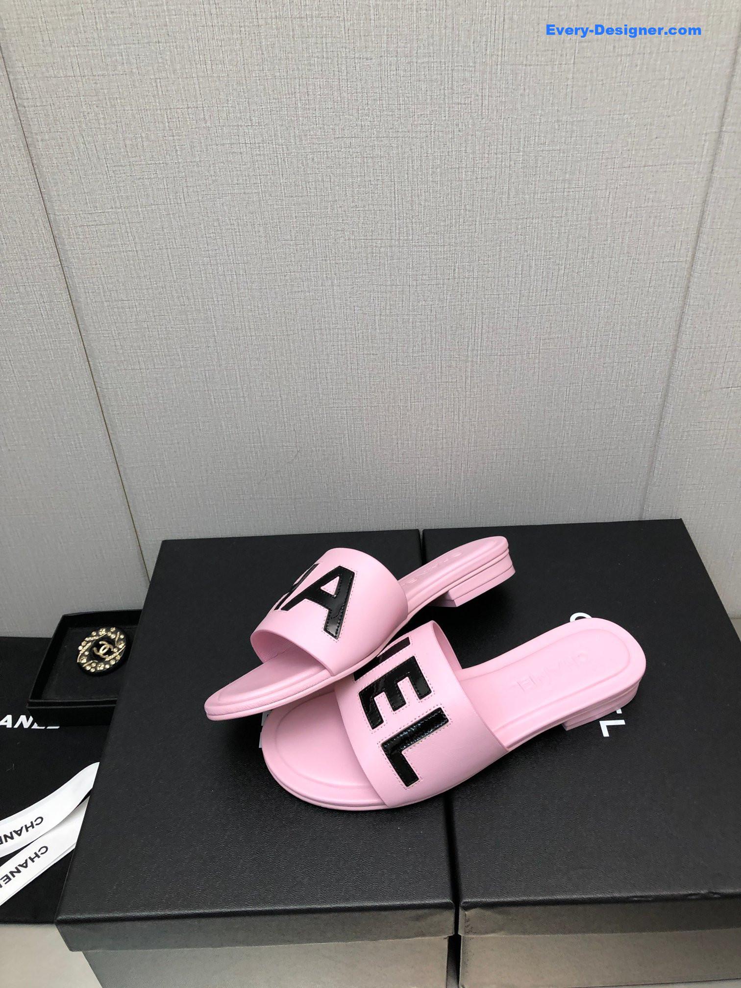 CC color matching letter leather buckle slippers