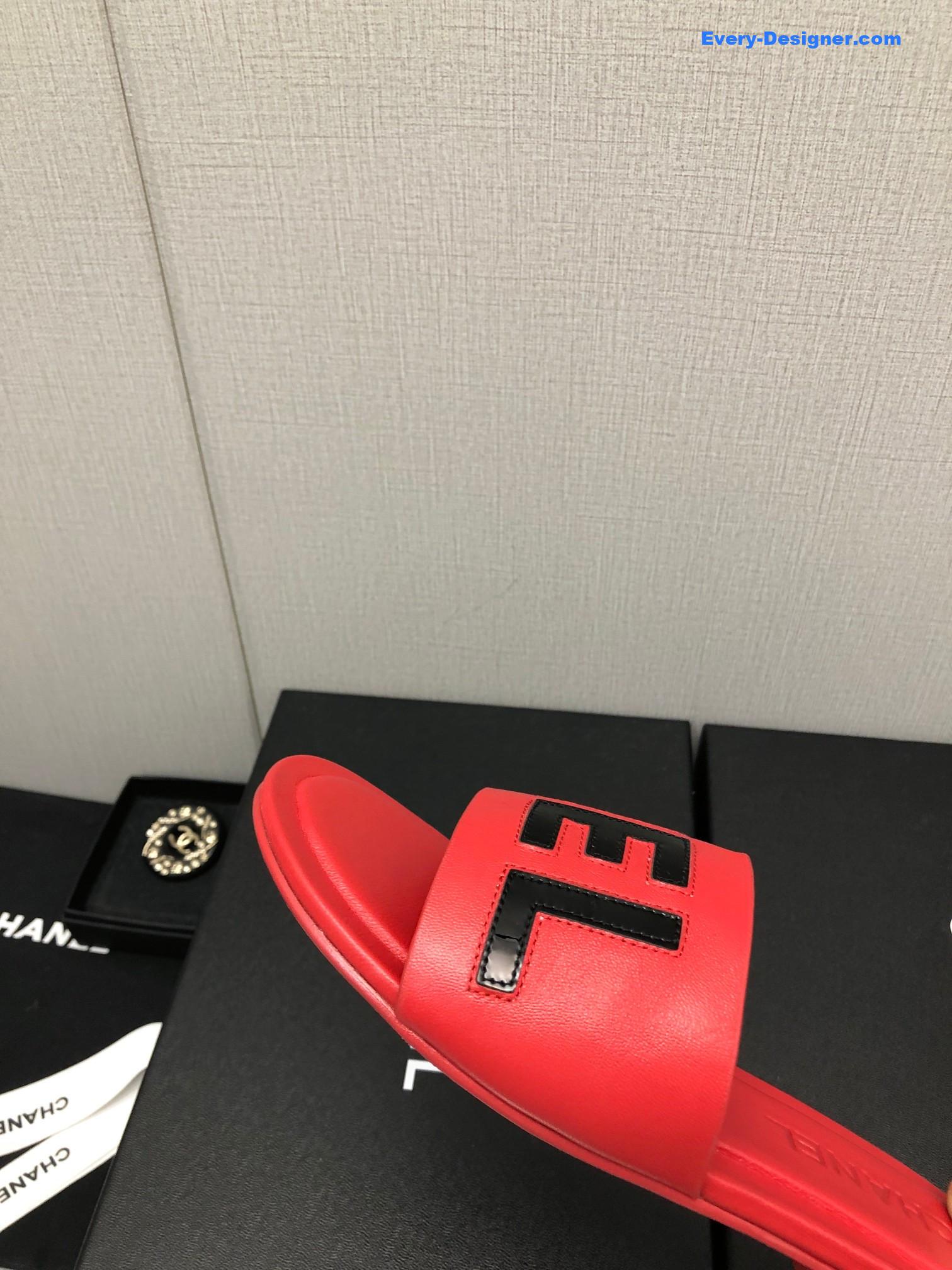 CC color matching letter leather buckle slippers