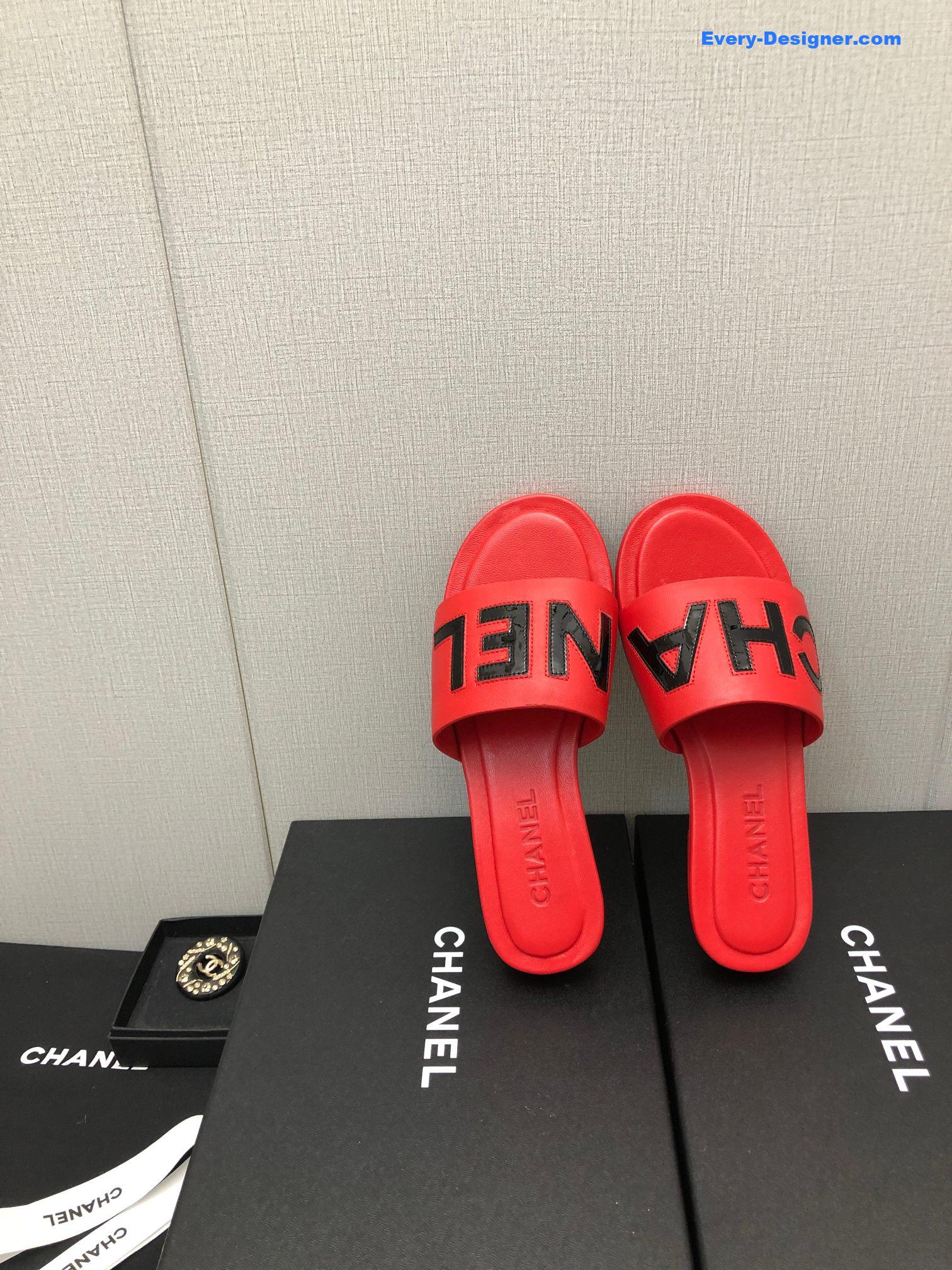 CC color matching letter leather buckle slippers