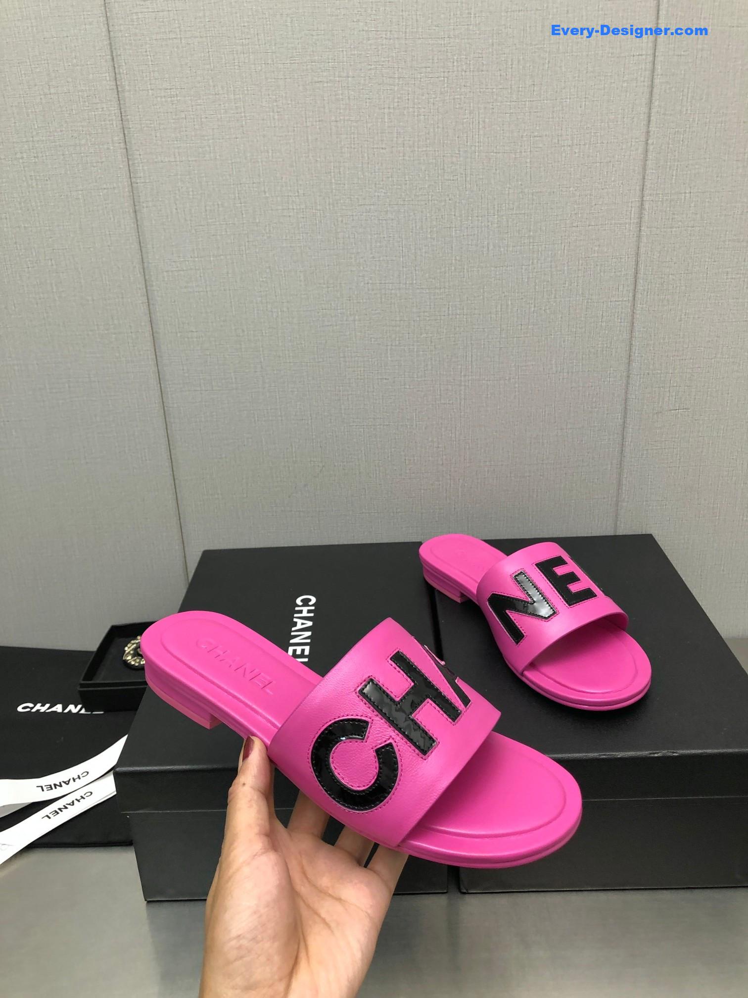 CC color matching letter leather buckle slippers