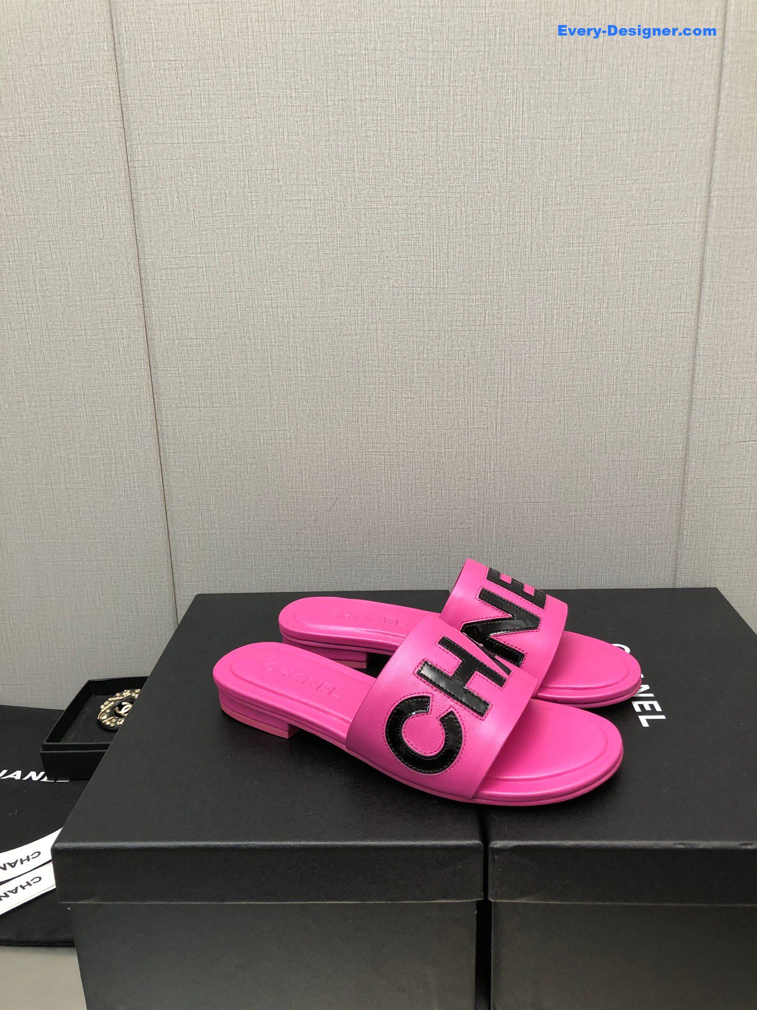 CC color matching letter leather buckle slippers