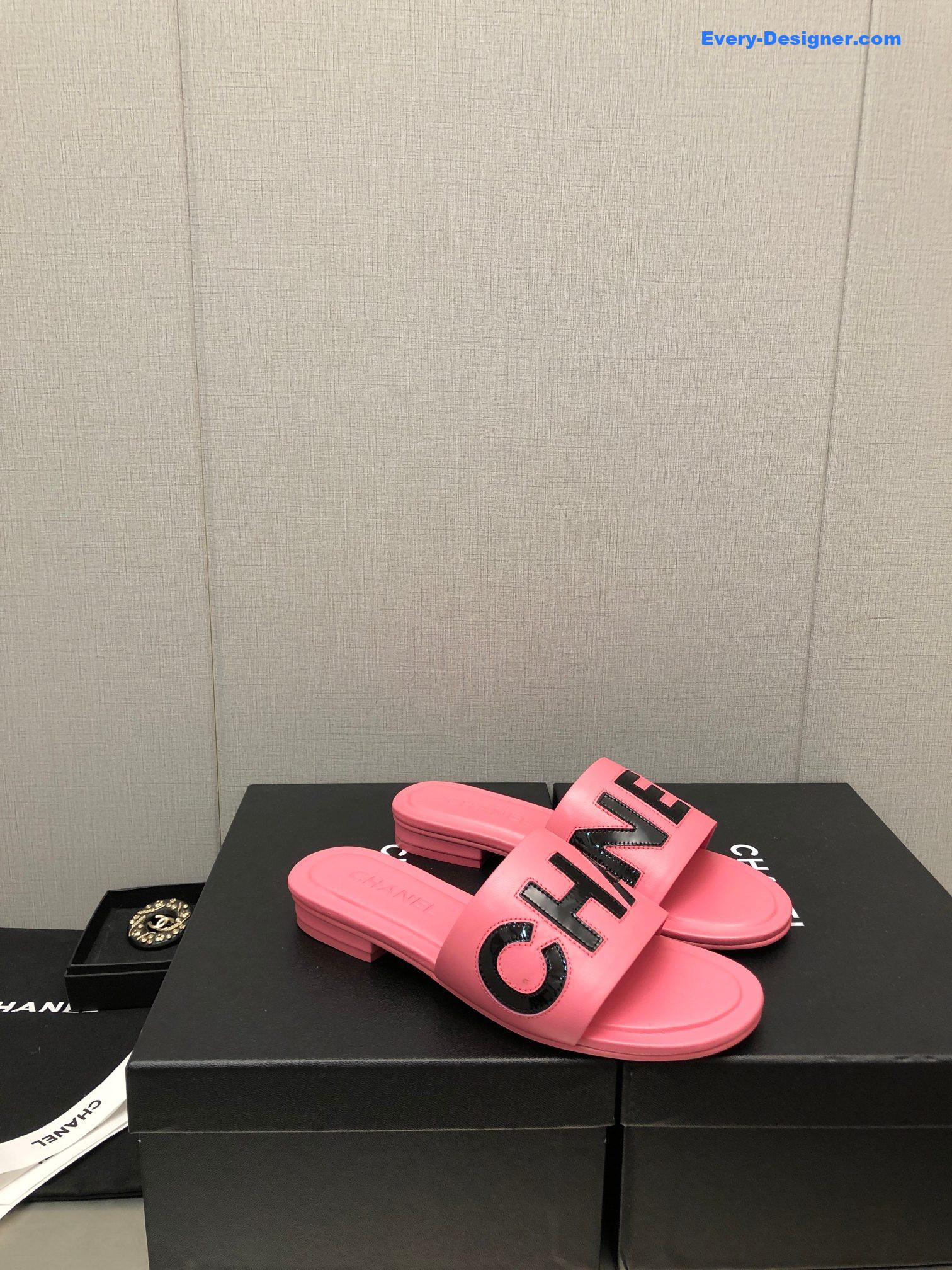 CC color matching letter leather buckle slippers