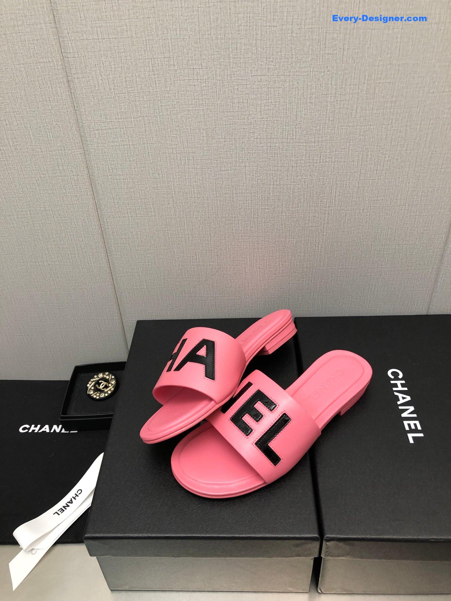 CC color matching letter leather buckle slippers