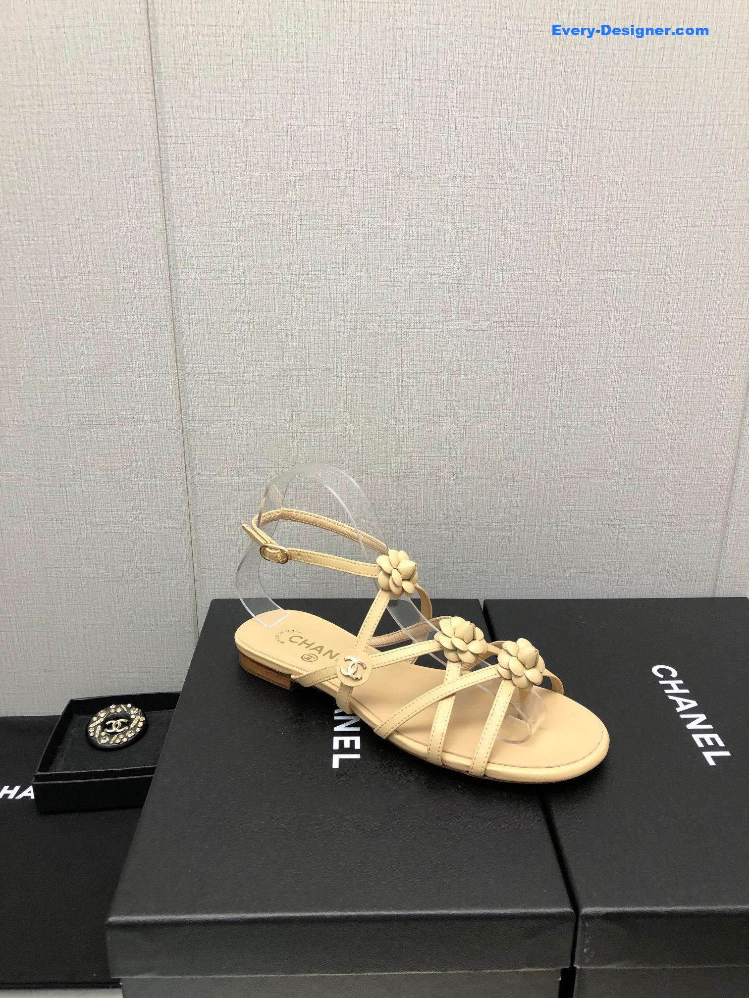 CC classic chain accessories flower sandals