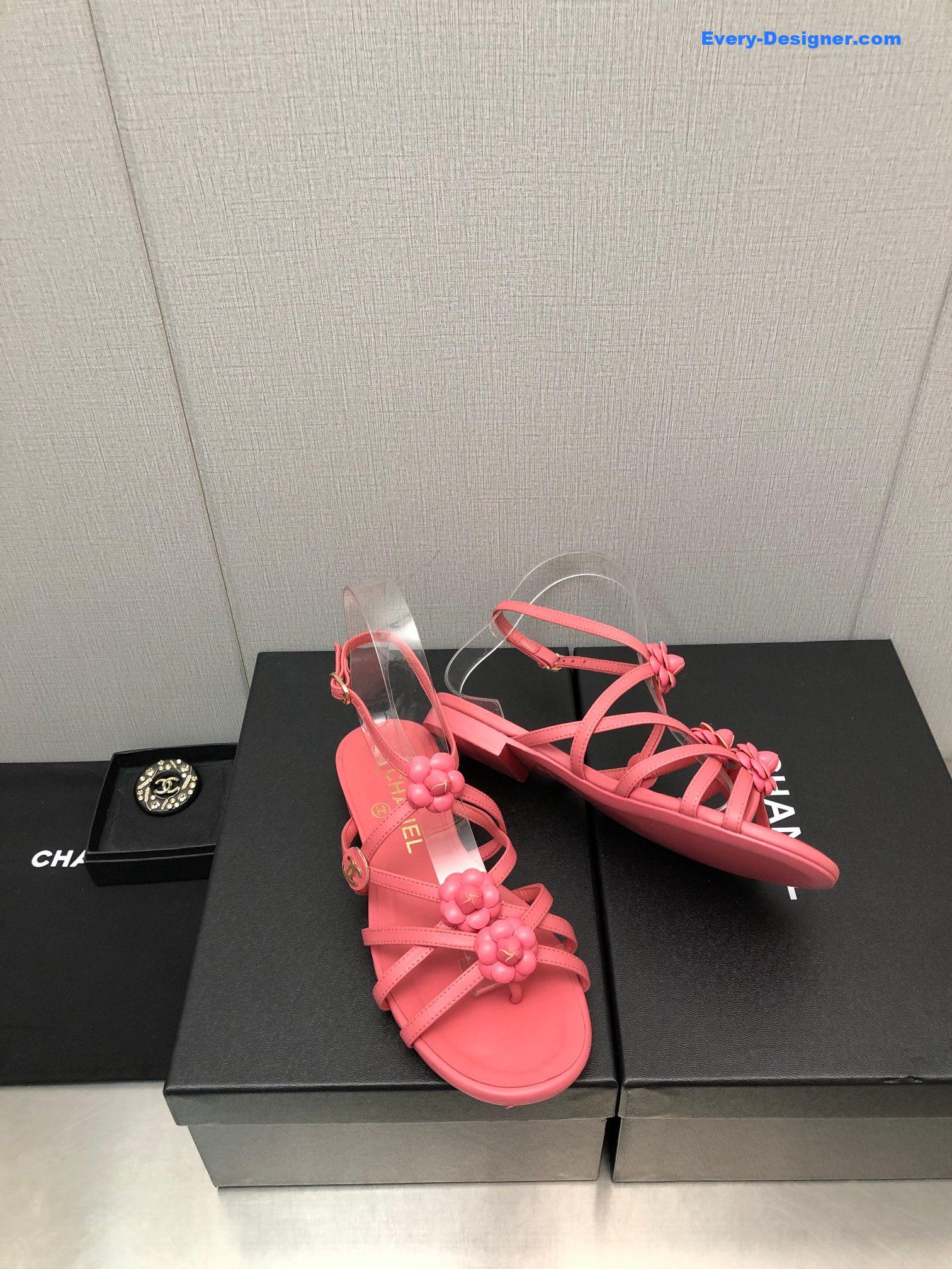CC classic chain accessories flower sandals