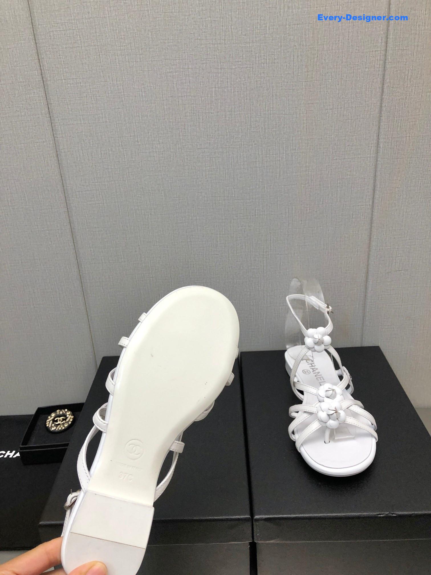 CC classic chain accessories flower sandals