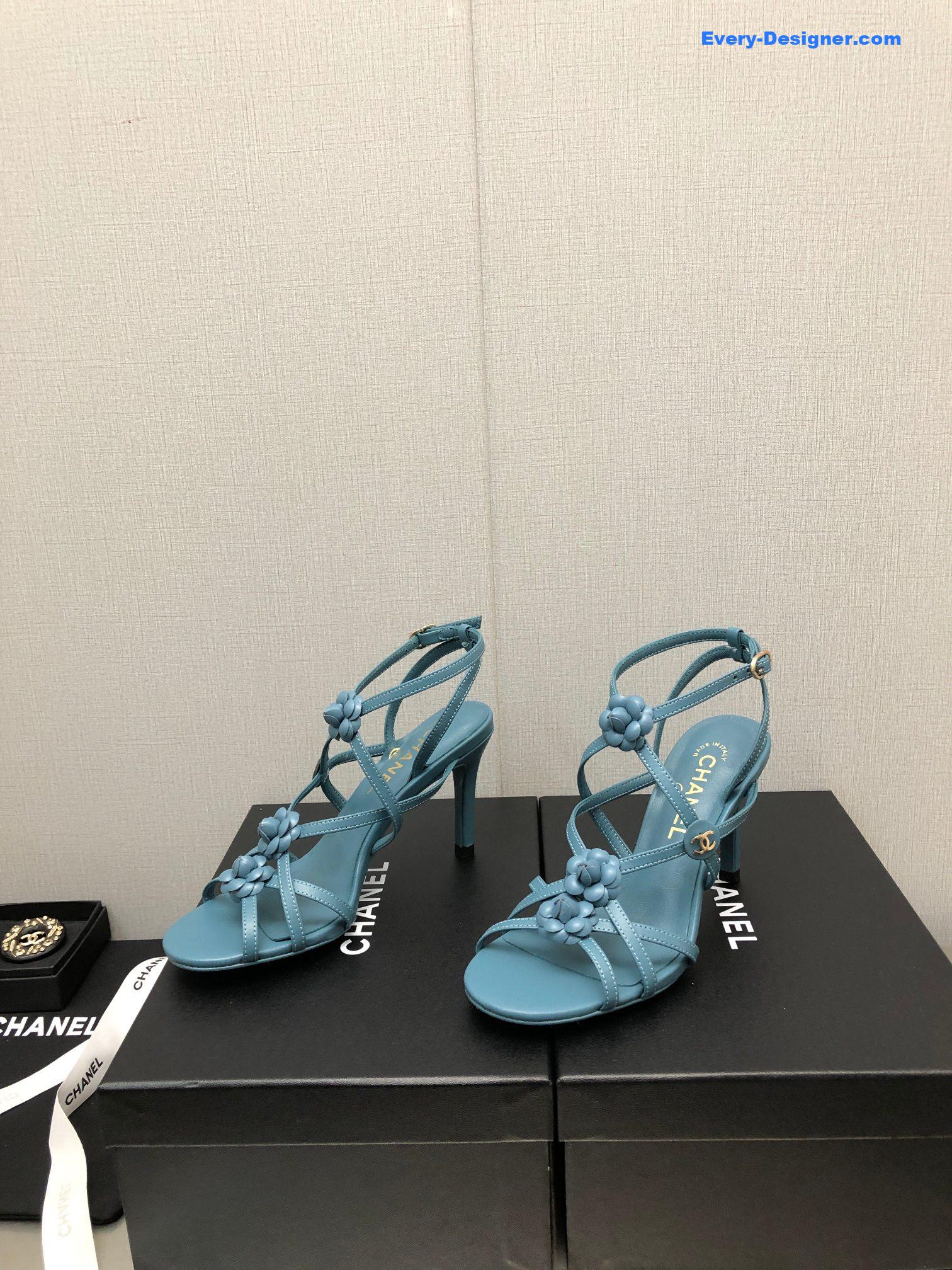 CC classic chain accessories flower sandals