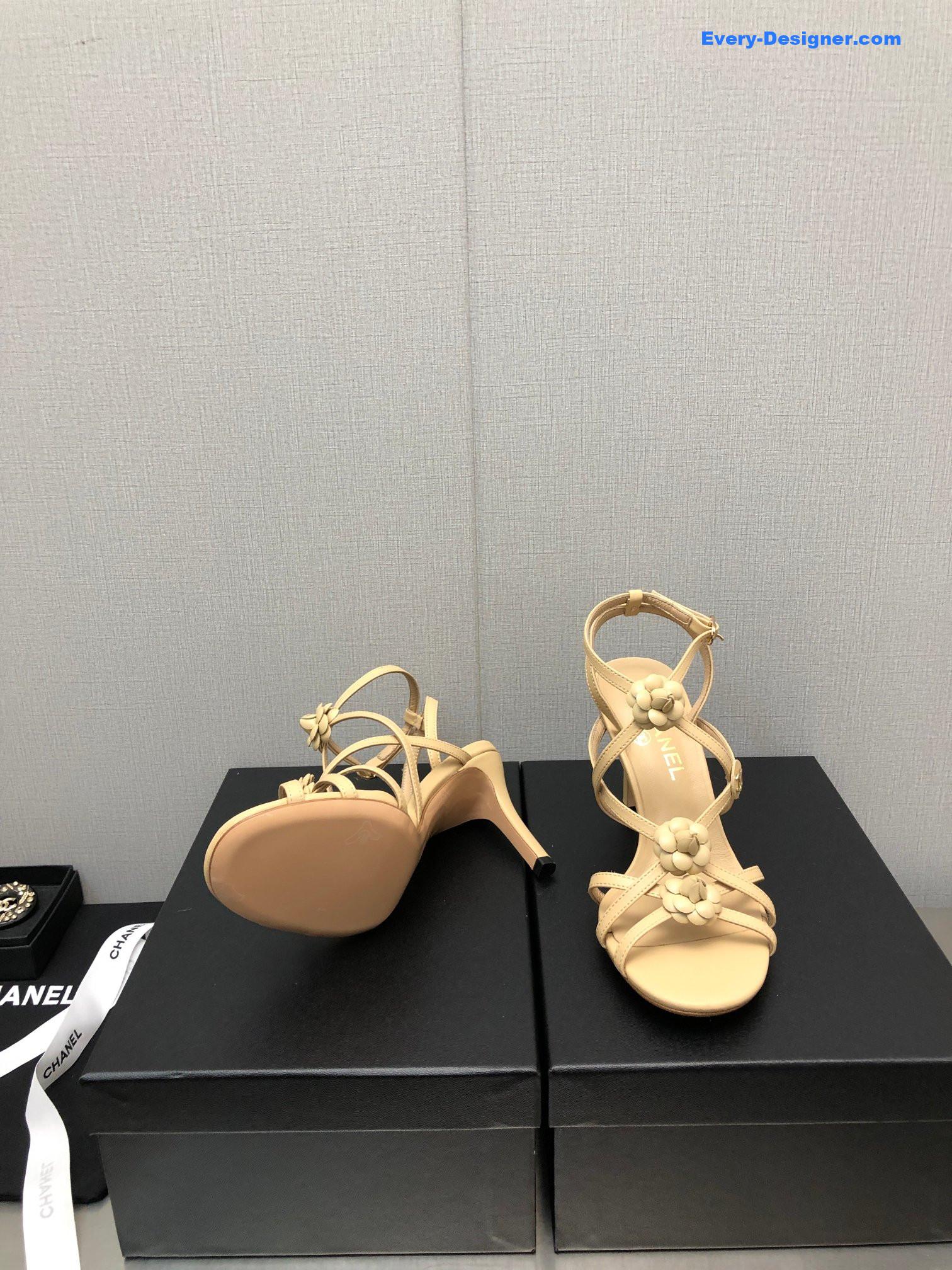 CC classic chain accessories flower sandals