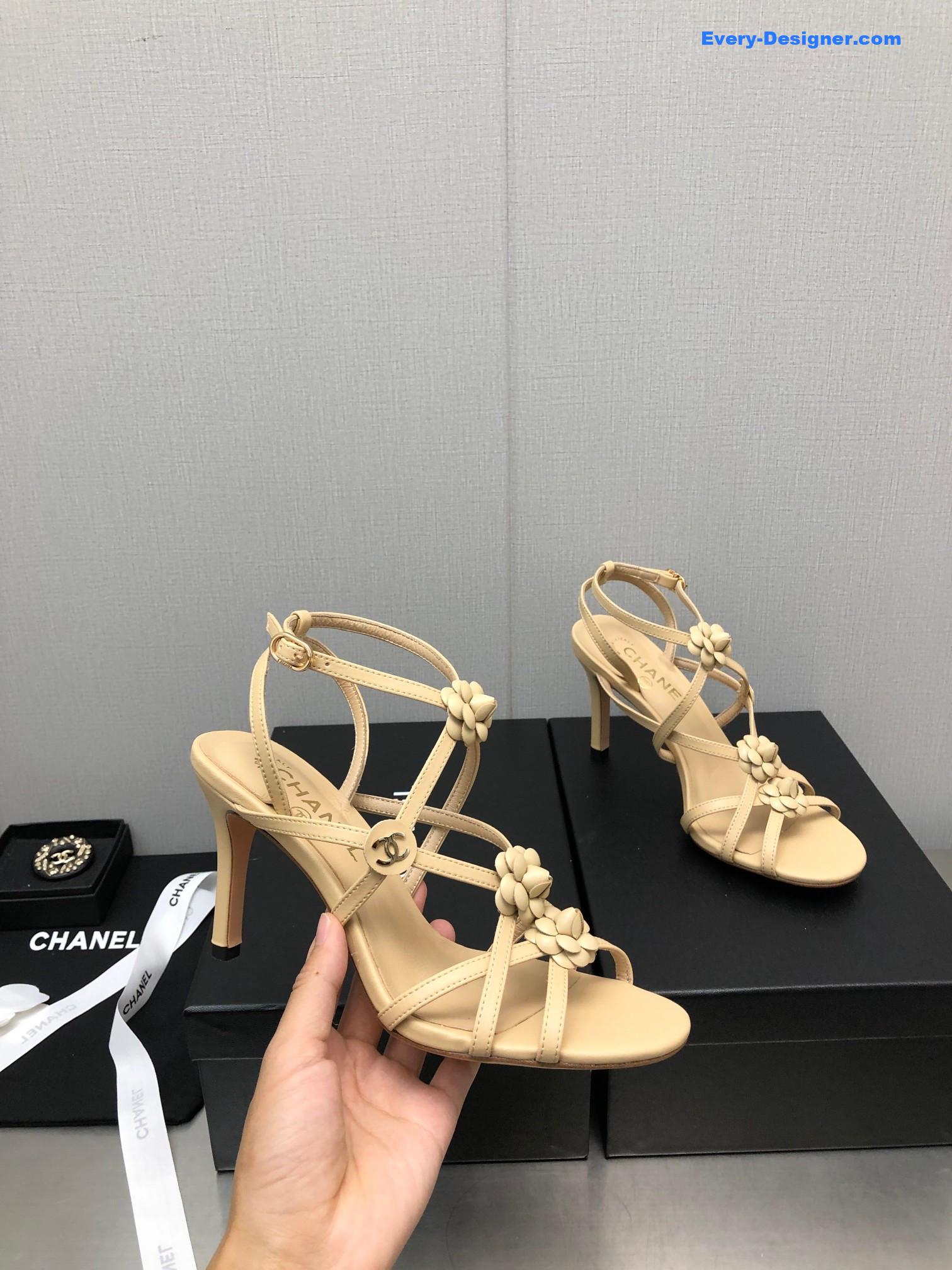CC classic chain accessories flower sandals